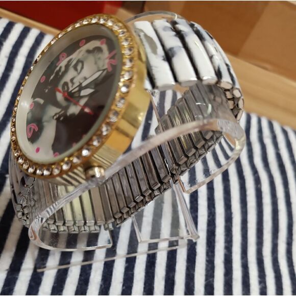Marilyn Monroe stretch band watch, excellent condition main image 5